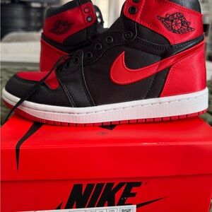 Nike Air Jordan 1 Retro High OG Black University Red Women’s Size 6 NEW Satin